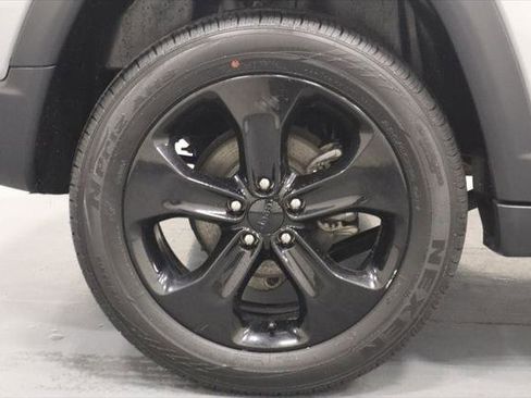 Certified 2019 Jeep Compass Latitude AWD/4WD image 29