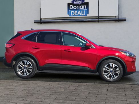 Certified 2022 Ford Escape SEL image 2