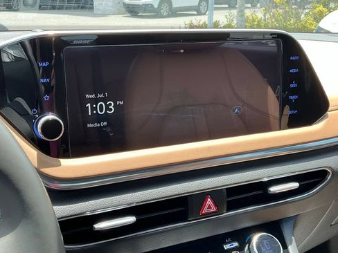 Used 2020 Hyundai Sonata Limited w/ Preferred Accessory Package FWD image 42