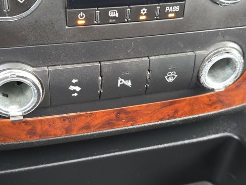 Used 2007 Chevrolet Silverado 2500 LTZ w/ Safety Package image 28