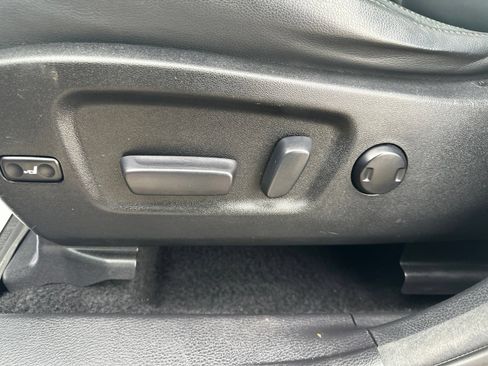 Used 2017 Toyota Highlander XLE AWD/4WD image 14