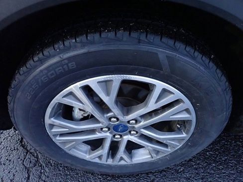 Certified 2022 Ford Escape SEL w/ Technology Package image 12