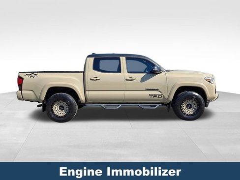 Used 2018 Toyota Tacoma TRD Sport w/ Technology Package AWD/4WD image 9