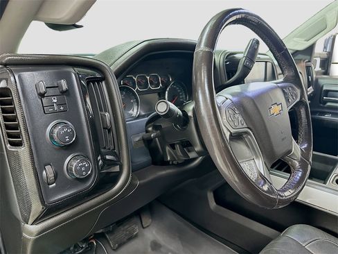Used 2018 Chevrolet Silverado 2500 LTZ image 10