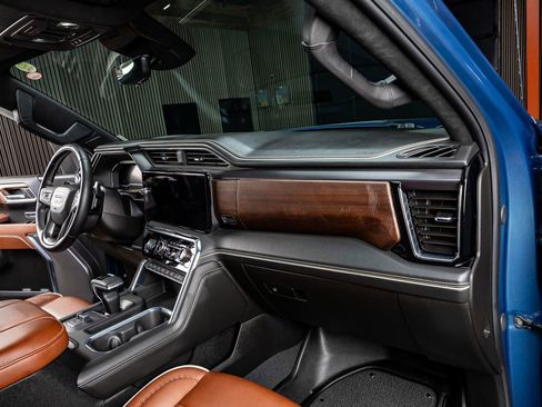 Used 2025 GMC Sierra 1500 Denali Ultimate image 18