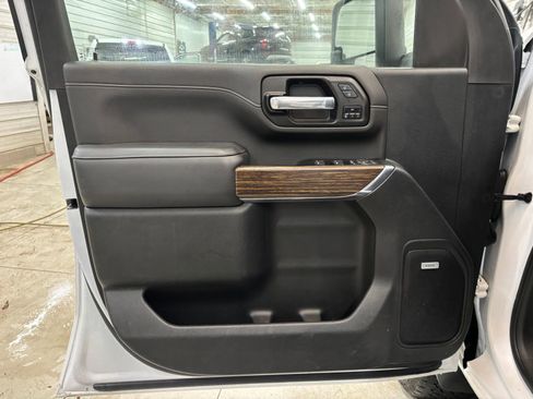 Used 2022 Chevrolet Silverado 2500 High Country w/ Z71 Off-Road Package image 7