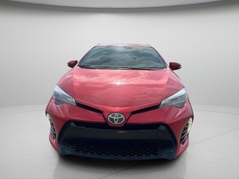 Used 2017 Toyota Corolla SE w/ SE Premium Package FWD image 3