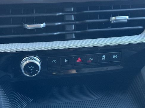 New 2026 Ford Explorer Active w/ Active Comfort Package image 23