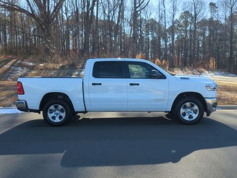 Used 2025 RAM 1500 Big Horn AWD/4WD image 14