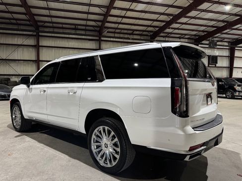 Used 2021 Cadillac Escalade ESV Premium Luxury image 7