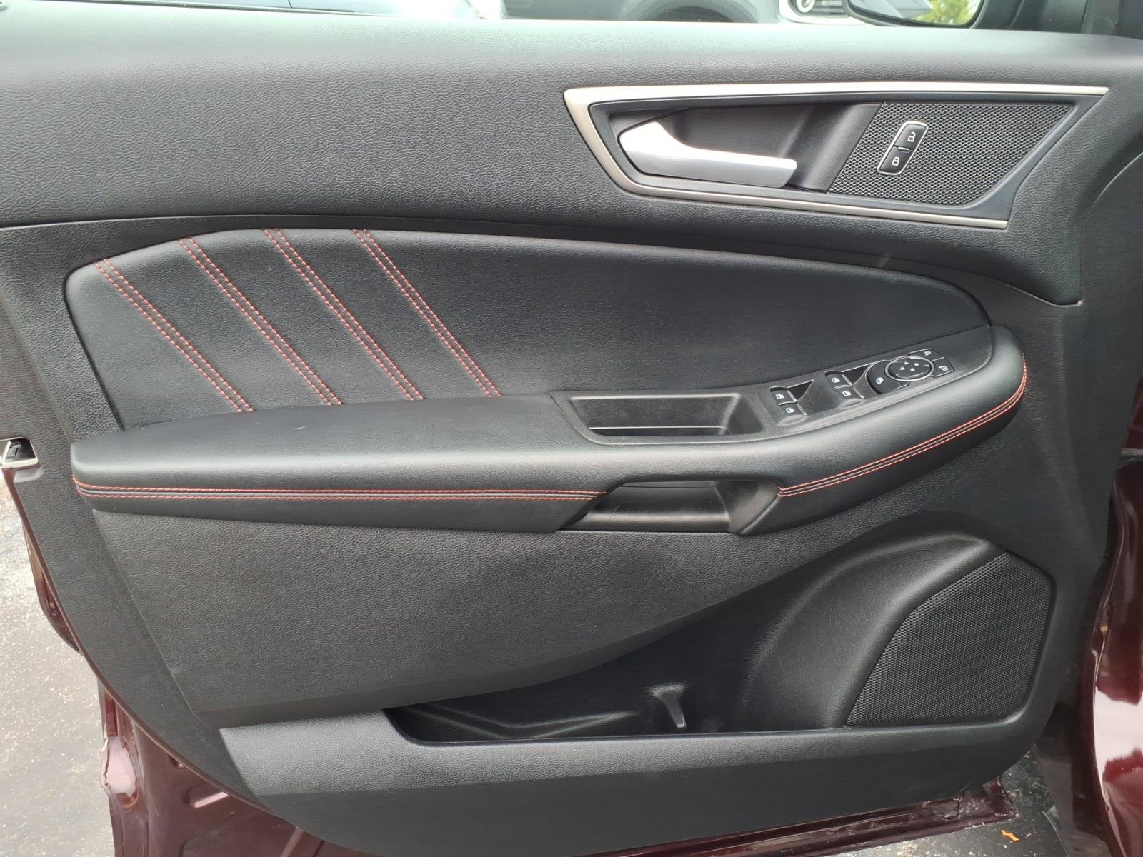 Used 2020 Ford Edge ST-Line w/ Cold Weather Package AWD/4WD image 12
