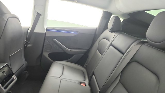 Used 2026 Tesla Model Y AWD image 38