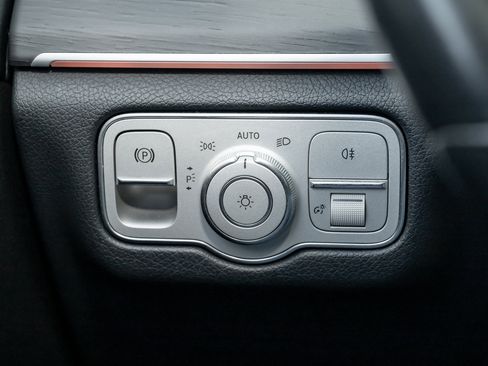 Used 2022 Mercedes-Benz GLE 350 image 29