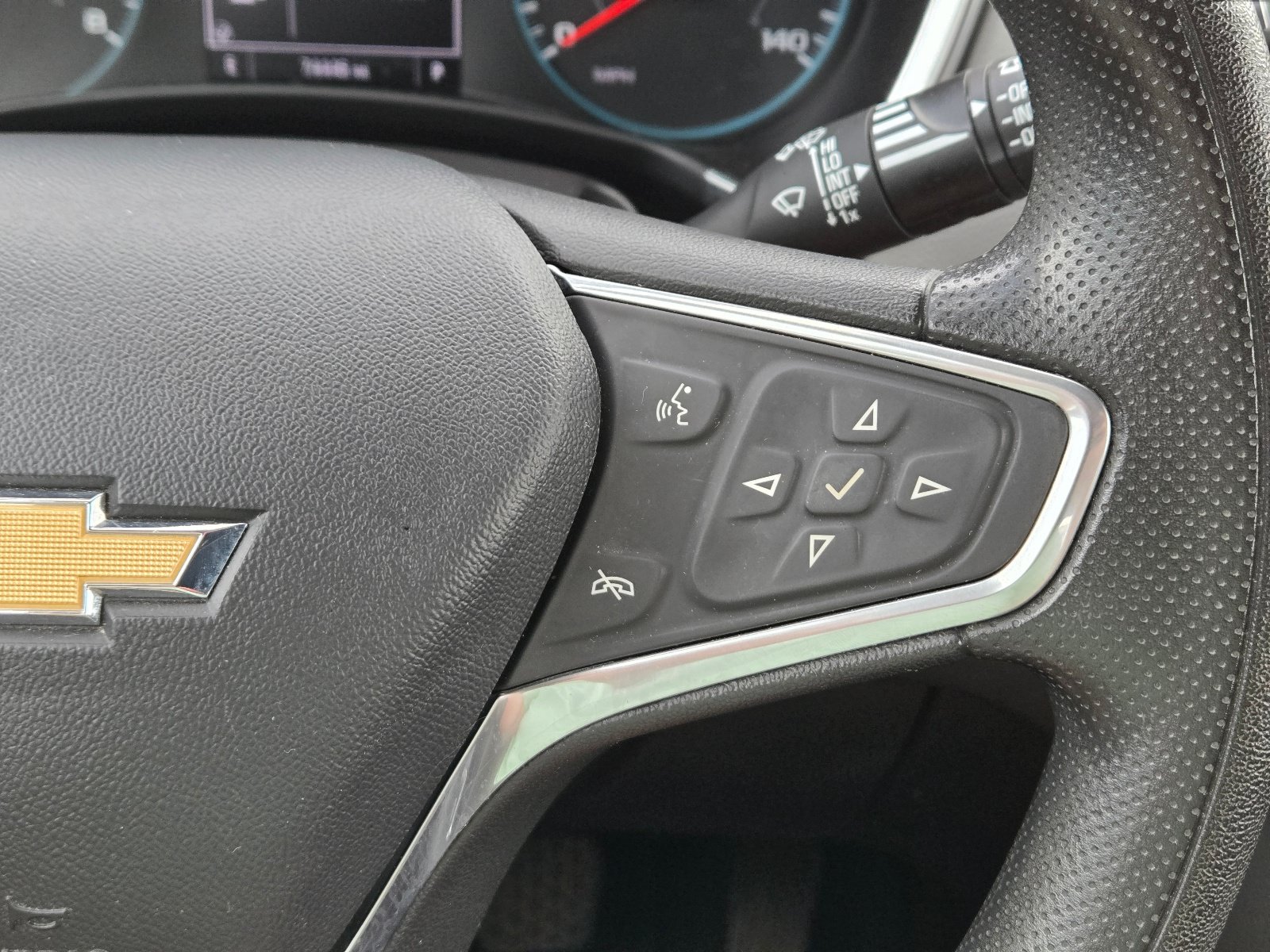 Used 2022 Chevrolet Equinox LS FWD image 23