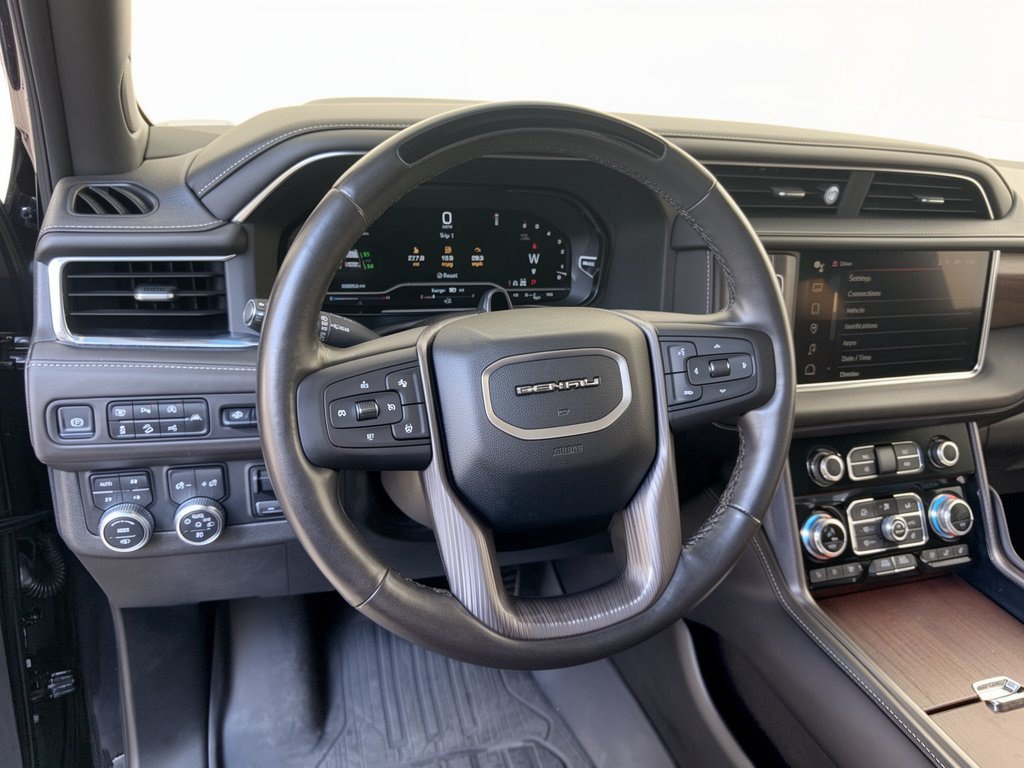 Used 2023 GMC Yukon Denali Ultimate AWD/4WD image 10