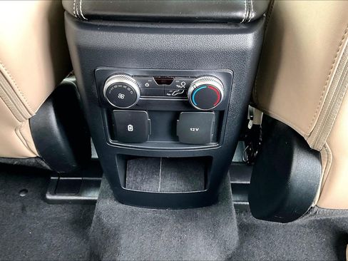 Used 2021 Ford Explorer XLT w/ Equipment Group 202A AWD/4WD image 34