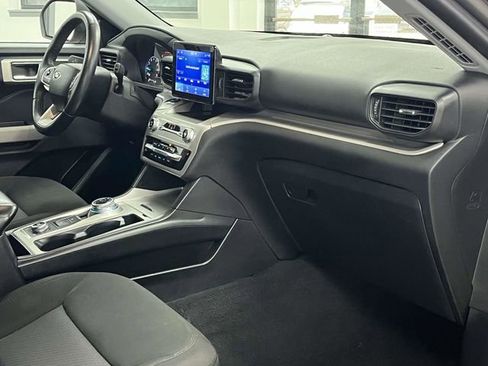 Used 2022 Ford Explorer XLT AWD/4WD image 28