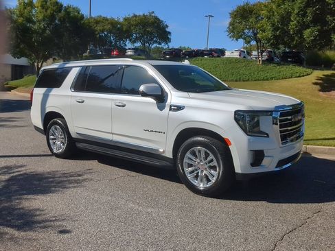 Used 2023 GMC Yukon XL SLT w/ SLT Luxury Package AWD/4WD image 2