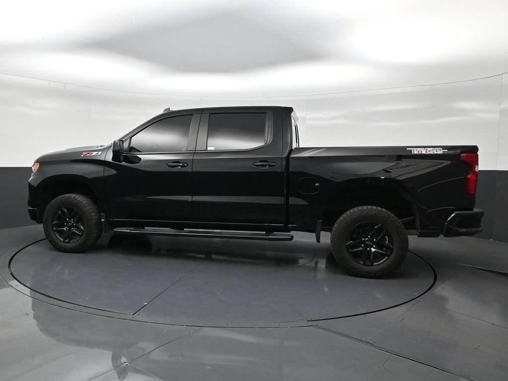 Used 2021 Chevrolet Silverado 1500 LT Trail Boss w/ Convenience Package II AWD/4WD image 2