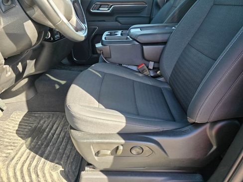 Used 2024 Chevrolet Silverado 2500 LT w/ Midnight Edition image 10