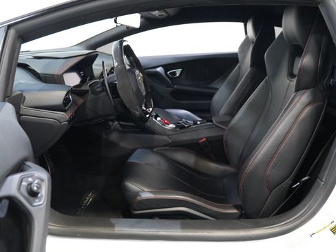 Used 2018 Lamborghini Huracan LP 610-4 AWD/4WD image 30