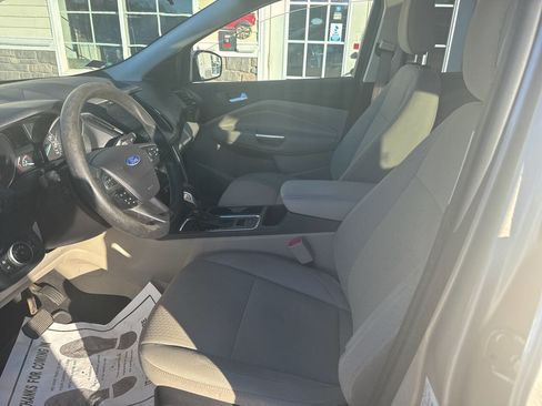 Used 2018 Ford Escape SE w/ SE Sync 3 Package image 16