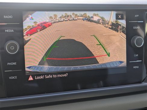 Used 2022 Volkswagen Taos SE image 22