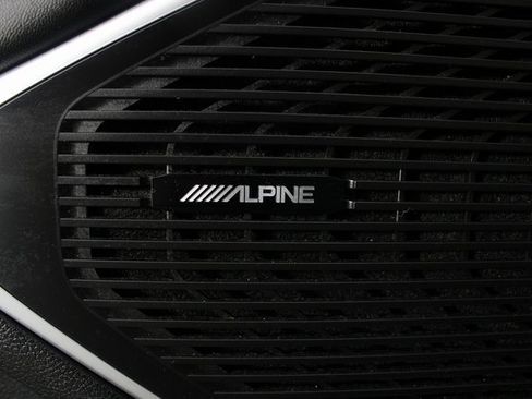 Used 2023 Jeep Wagoneer L Series II image 17