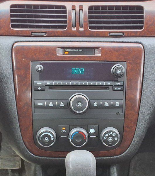 Used 2011 Chevrolet Impala LS FWD image 17