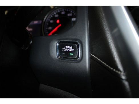 Used 2023 GMC Acadia SLT image 32