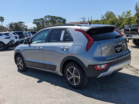 Certified 2023 Kia Niro EX image 7