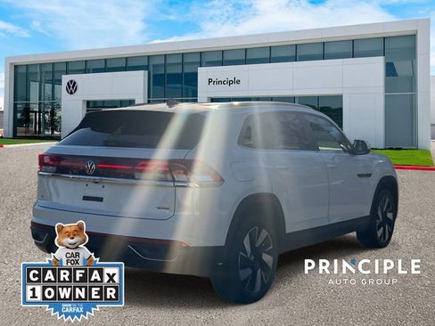 Certified 2025 Volkswagen Atlas Cross Sport SE image 4