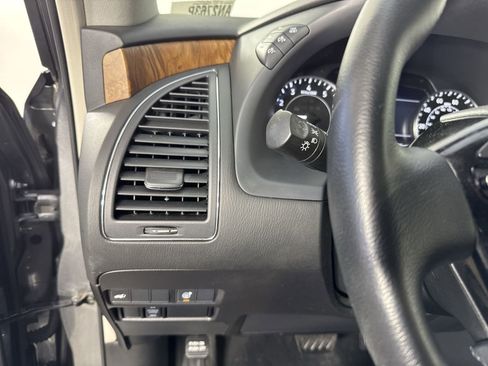 Certified 2022 Nissan Armada SL image 17