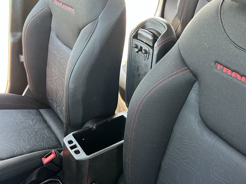 Used 2023 Jeep Renegade Trailhawk image 20