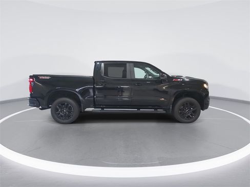 Used 2023 Chevrolet Silverado 1500 LT Trail Boss w/ Protection Package image 9