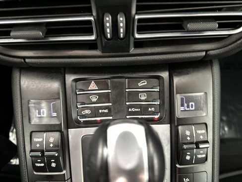 Used 2020 Porsche Macan image 23