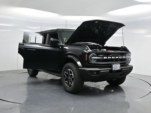 Used 2022 Ford Bronco Outer Banks image 37