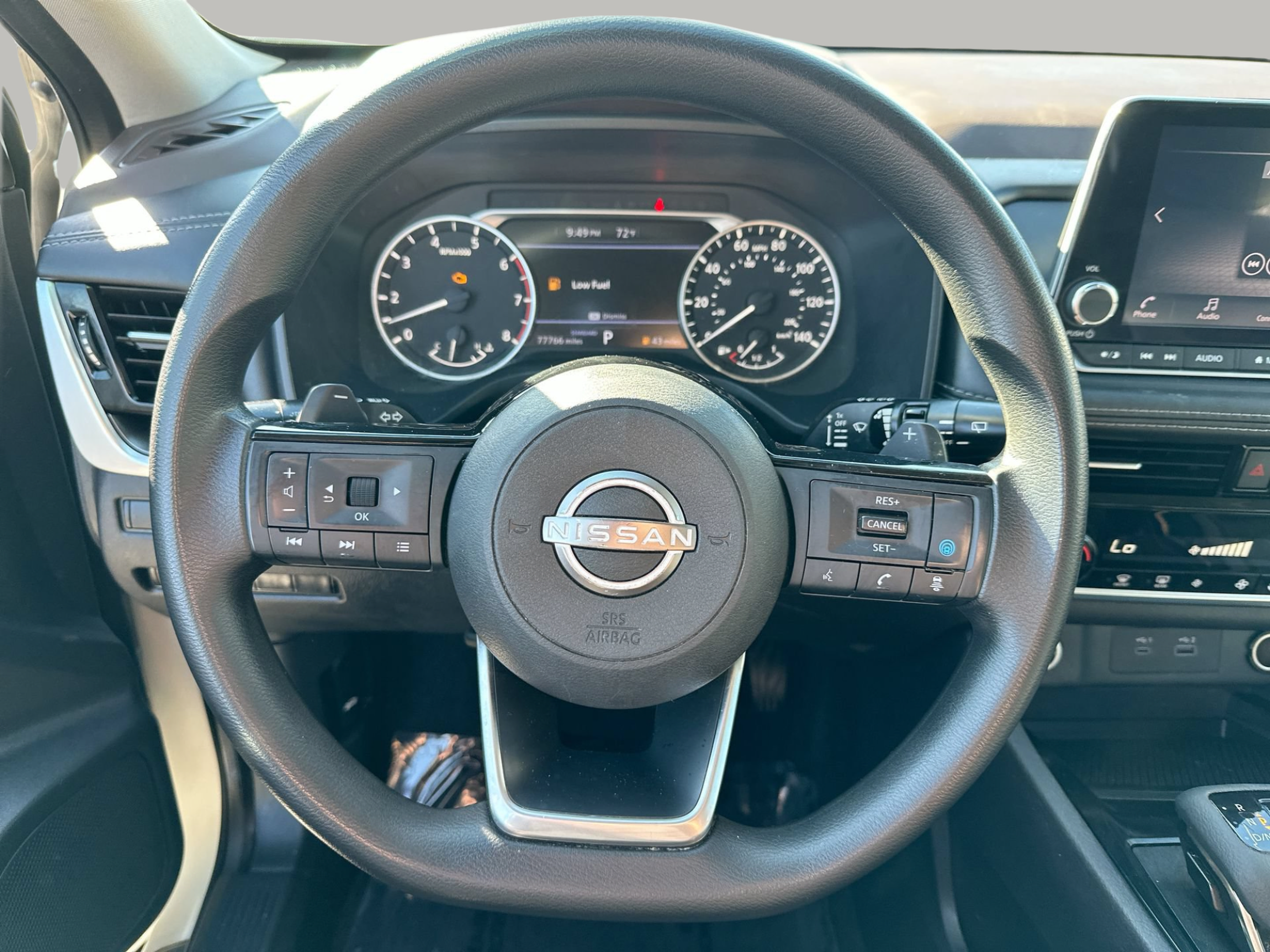 Used 2023 Nissan Rogue SV FWD image 11