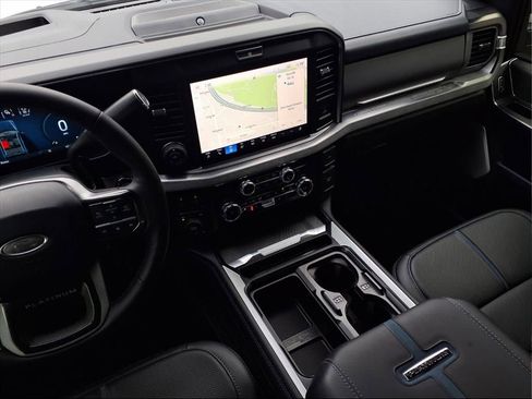 New 2025 Ford F450 Platinum image 4