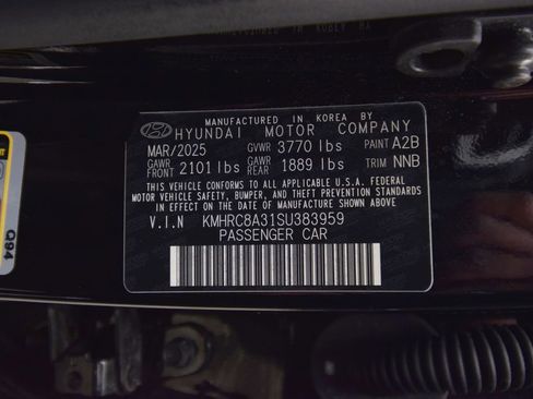 Used 2025 Hyundai Venue SEL image 30