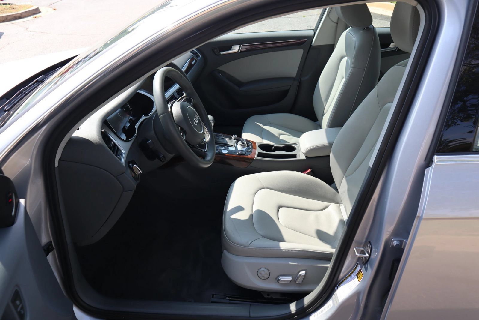 Used 2016 Audi A4 2.0T Premium Plus w/ Technology Package AWD/4WD image 9