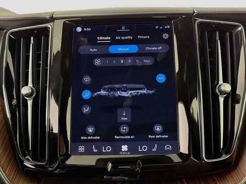 Used 2023 Volvo XC60 B5 Ultimate w/ Protection Package Premier FWD image 16