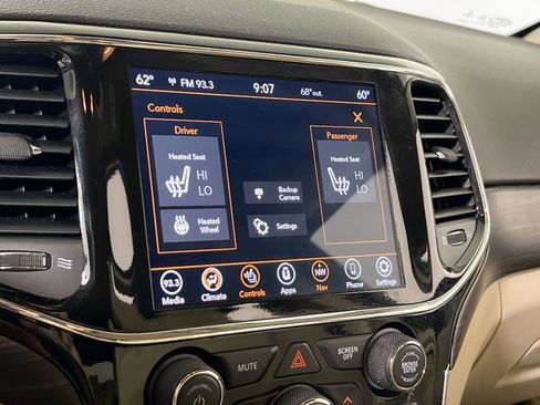 Used 2022 Jeep Grand Cherokee Laredo E w/ Security & Convenience Group image 20