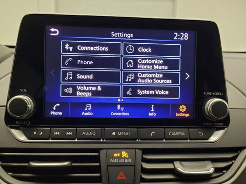 Used 2025 Nissan Altima 2.5 SV FWD image 25