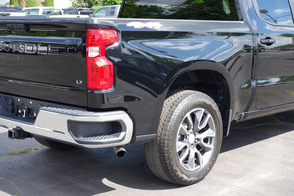 Used 2024 Chevrolet Silverado 1500 LT AWD/4WD image 11