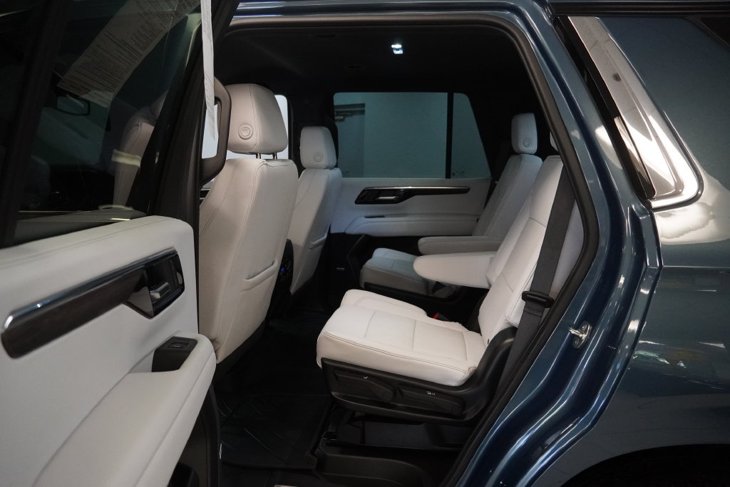 Used 2025 Chevrolet Tahoe Premier AWD/4WD image 20
