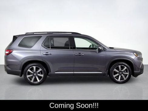 Used 2025 Honda Pilot Elite image 2