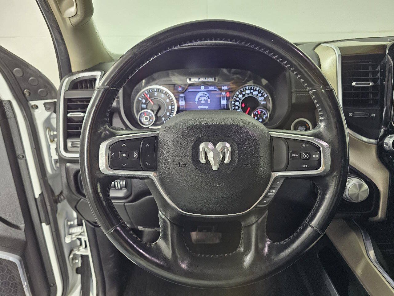 Used 2023 RAM 2500 Laramie AWD/4WD image 14