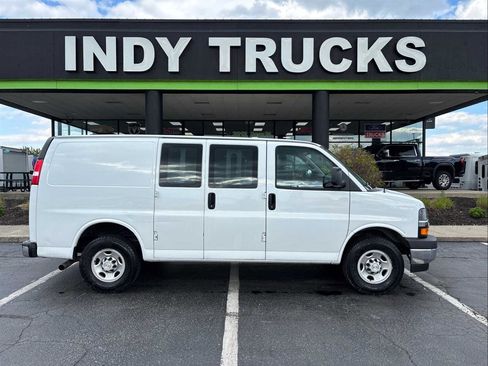 Used 2022 Chevrolet Express 2500 w/ Driver Convenience Package RWD image 1
