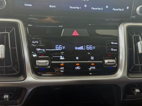 Used 2023 Kia Sorento EX w/ Panoramic Sunroof Package FWD image 23